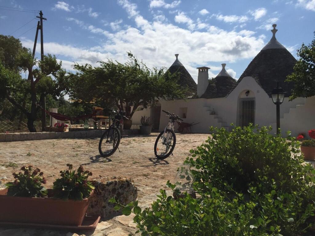 Chateaux Des Trulli San Michele Salentino Exteriér fotografie