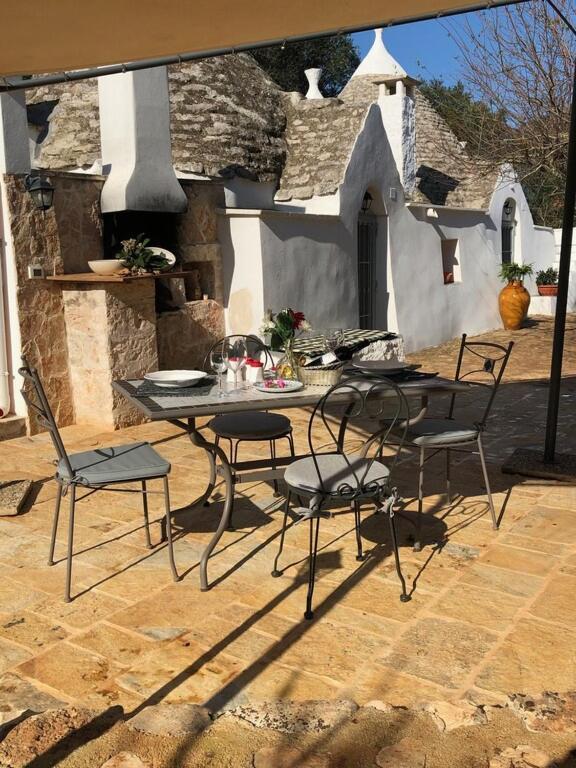 Chateaux Des Trulli San Michele Salentino Exteriér fotografie